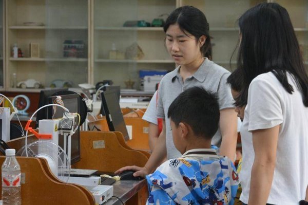 91微操盘 2025年全国科普月贵阳学院大手拉小手科普校园行活动成功举办